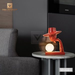 Đèn bàn thiết kế hình dáng ảo thuật gia độc đáo DD02
